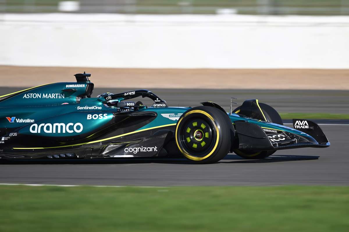 aston-martin AMR24